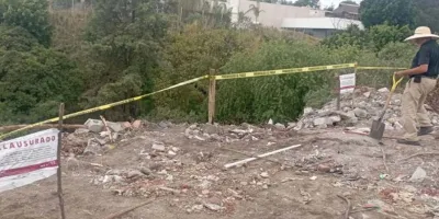 Clausuran tiradero ilegal en barranca La Leona por riesgo ambiental en Atlixco