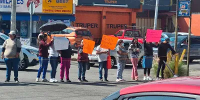 Manifestación en Puebla por posible regreso de directora señalada en jardín de niños