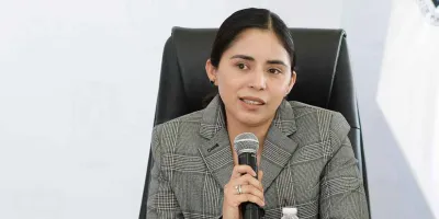 Mayra Orellana deja secretaría