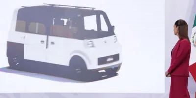 Sheinbaum presenta Olinia, el primer vehículo eléctrico mexicano desarrollado con apoyo de Puebla