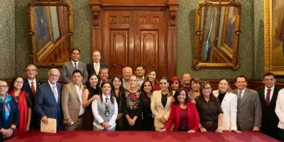 Sheinbaum reúne a gobernadores de Morena tras crisis por Rocha Moya y nuevas advertencias de EU