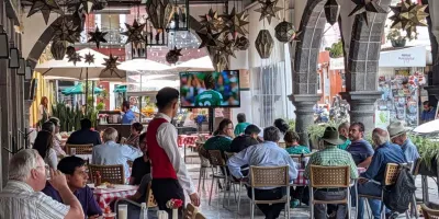 Atlixco vive un inicio tranquilo del Mundial 2026 entre comercios decorados y aficionados atentos a los partidos