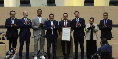 El campeón Cruz Azul es reconocido en el Congreso de Puebla; Huiqui habla del futuro del equipo