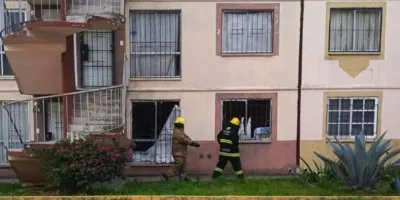 Explosión en Casas Geo de Atlixco rompe ventanas y moviliza a Bomberos y Protección Civil