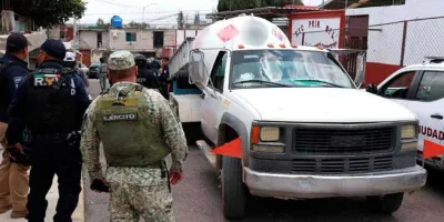 Atrapan a huachicoleros durante la ordeña en Barranca Honda