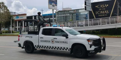 Francotirador vuelve a atacar en la vía Atlixcáyotl; automovilista resulta ileso