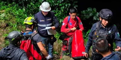 Es peligroso extraer cuerpos de excursionistas muertos dentro de cueva de Cuetzalan 
