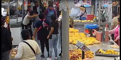 Monumental bronca en el mercado de Texmelucan 