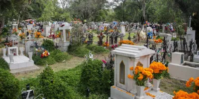 Saturación de panteones obliga a Puebla a buscar nuevos espacios