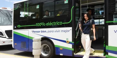 BUAP refuerza movilidad a CU2 con 31 unidades y un autobús eléctrico