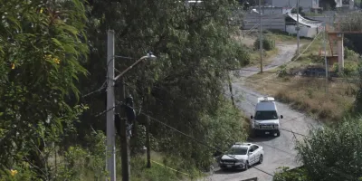 Encuentran a hombre con disparo en la cabeza junto al Periférico