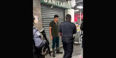 Golpean a presunto ladrón tras intentar robar báscula en mercado de Texmelucan