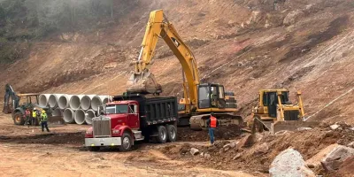 FxM denunció práctica común que alcaldes acaparen obras con sus empresas