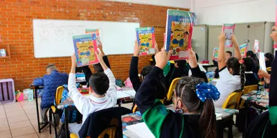 Nueva Escuela Mexicana aún reta a docentes: 58 % pide profundizar