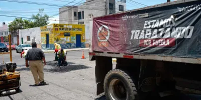Pepe Chedraui continúa con acciones de bacheo en Barrio de San Miguel