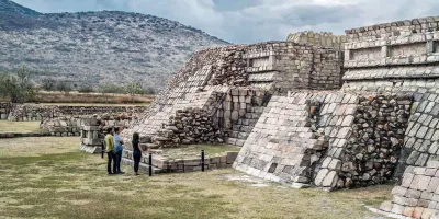 Plazuelas: 20 años entre petrograbados y ciudades de piedra