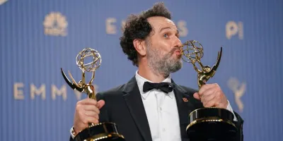 ‘Widow’s Bay’ arrasa en los Emmy 2026 con 14 premios y rompe récord histórico