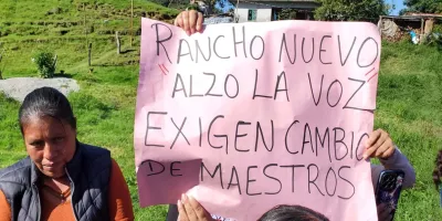 Alumnos siguen sin clases por protesta de padres en Chichiquila