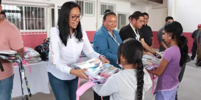 Benefician a 5 mil alumnos de primaria con kits escolares en Atlixco