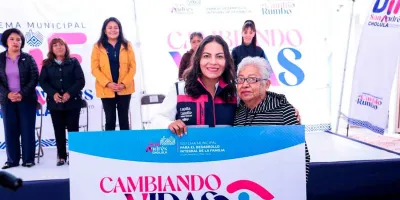 Lupita Cuautle acerca cirugías de cataratas a 50 sanandreseños vulnerables