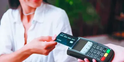 Cobrar con tarjeta reduce ganancias de pequeños negocios en México
