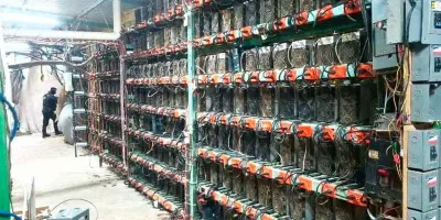Hallan 300 computadoras minando criptomonedas y una enorme infraestructura eléctrica en Tlaola