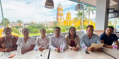 Renuncian regidores y síndico en Acatlán y solicitan revocación de la alcaldesa