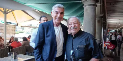 Tony Gali reaparece entre café y política