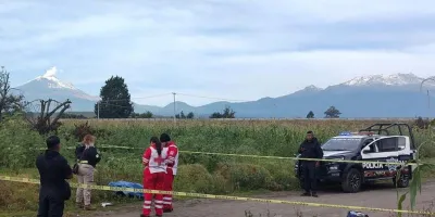 Tiran cuerpo de un hombre torturado y apuñalado en camino de Huejotzingo