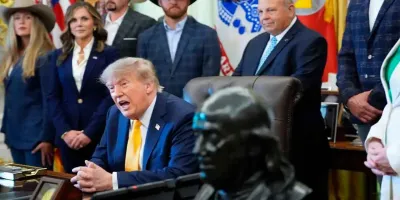 Trump pone bajo revisión la protección federal del lobo mexicano