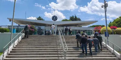 COE propone reducir impuestos y recolocar personal ante ajustes en Volkswagen