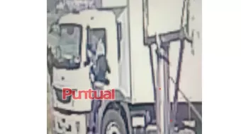 CAPTAN a delincuentes atracando camión de carga en la México-Puebla
