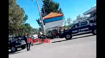Policías de EdoMex recuperan vehículo robado en Tlahuapan