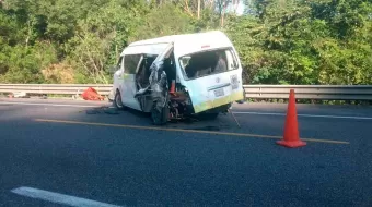 Un lesionado dejó impacto de auto y camioneta en la México-Tuxpan
