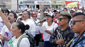 Marchan trabajadores del Poder Judicial Federal en Puebla contra recortes y extinción de Fideicomisos 