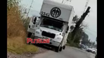 En El Verde, recuperan camión robado; ya sin carga ni conductor