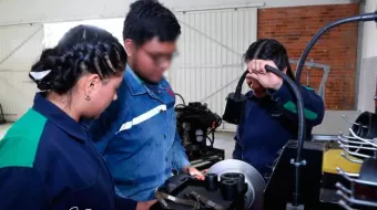 Estudiantes de 11 planteles Conalep de Puebla recibieron equipo tecnológico 