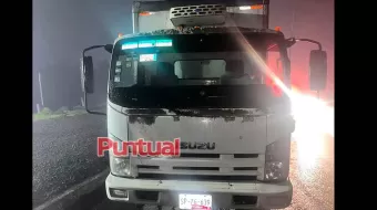 En Tlahuapan, chófer de camión es herido por delincuentes en intento de asalto