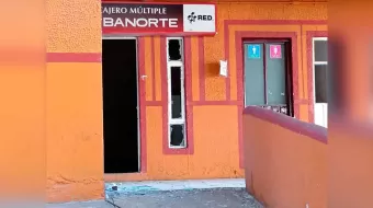 Lanzan artefacto explosivo al interior de cajero en Esperanza, Puebla