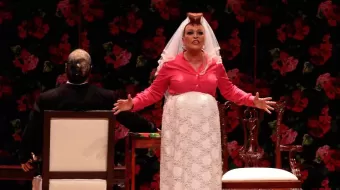 Sylvia Pasquel actúa “No seré feliz, pero tengo marido” en el Teatro Principal