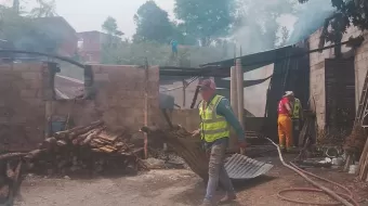 Se quemó una vivienda en Xicotepec; dos perros murieron calcinados, la dueña se salvó