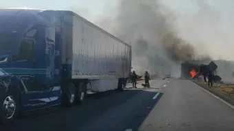 Choque provoca el cierre de la autopista Puebla-Orizaba