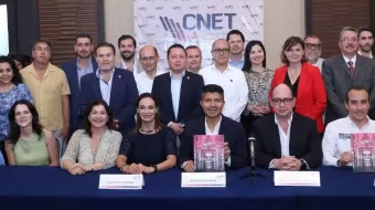 Lalo Rivera acude a reunión con miembros del CNET para impulsar el sector turístico