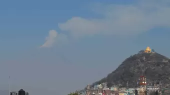 Se respira ceniza volcánica en Puebla capital, San Andrés y San Pedro Cholula