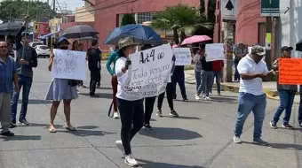 Cierres viales en Cuautlancingo, habitantes piden agua