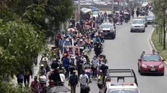 Llegan de Guatemala 600 migrantes a Puebla para seguir a EU