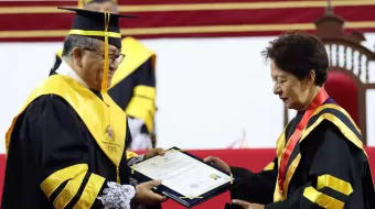 Lilia Cedillo recibe Doctorado Honoris Causa por parte de la Universidad Nacional de Trujillo