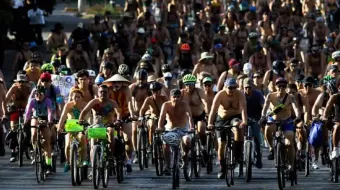 Cientos de personas pedalearon desnudos; exigen respeto y más información vial en Guadalajara