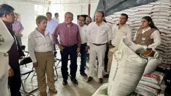 Huauchinango recibió toneladas de fertilizante para beneficio de campo de la región
