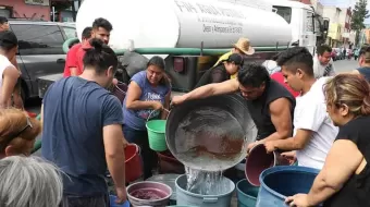Escasez de agua se agrava en localidades de Toluca; pipas no se dan abasto